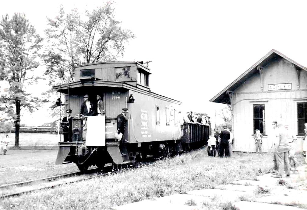 GTW Steam Escursion Train at Ashley